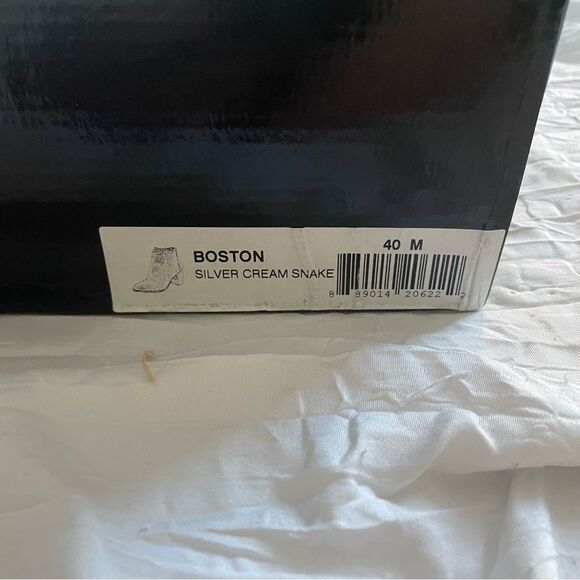 Chocolat Blu Leather Boston Block Heel Silver Cream Snake Booties Size 40 NIB - Picture 6 of 10